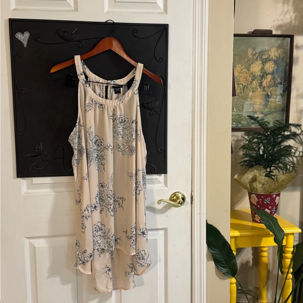 Torrid Black and Cream Floral Sleeveless Top
